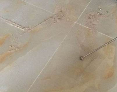 海东瓷砖空鼓维修公司分享粘合剂选择不当在瓷砖铺贴过程中可能导致以下问题
