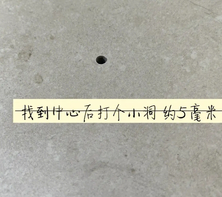 海东瓷砖空鼓维修公司专业解答在瓷砖铺贴过程中，如果砂料搅拌不均匀，将会带来以下问题